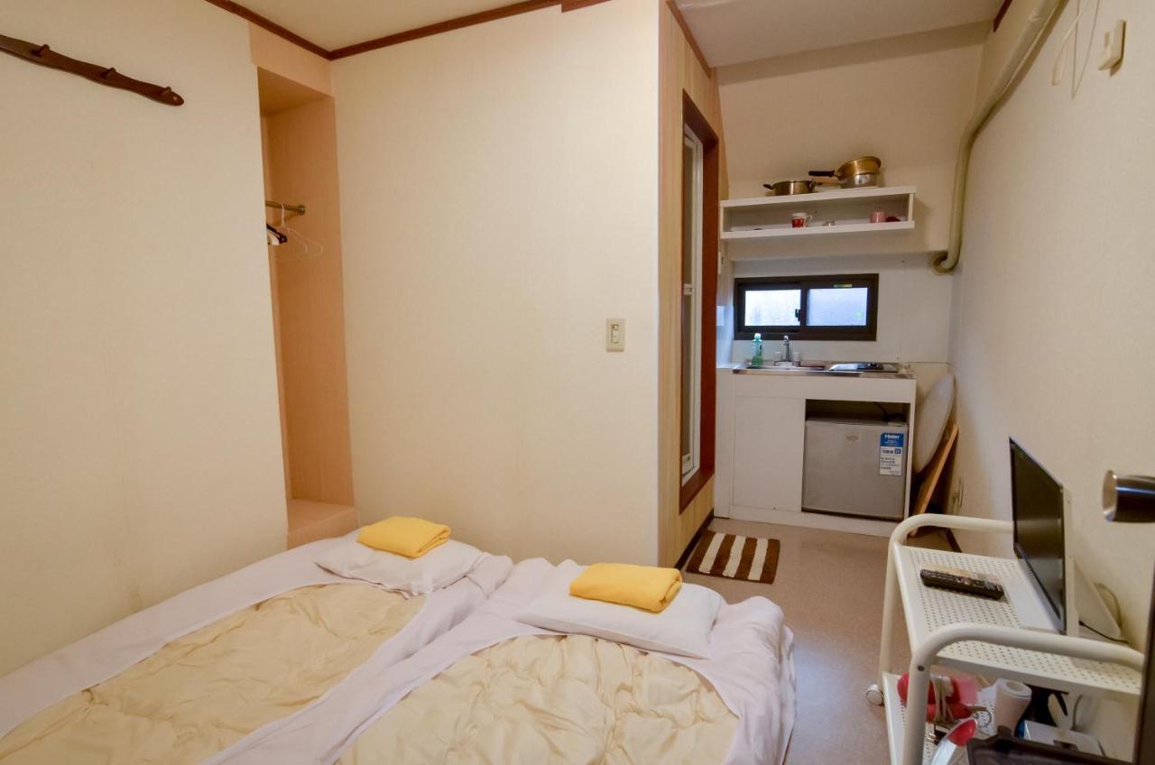 Holiday Anytel Shinjuku Токіо Екстер'єр фото